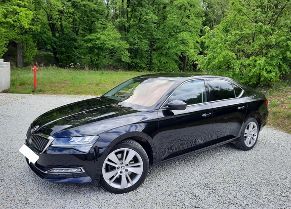 Skoda Superb cena 127900 przebieg: 85000, rok produkcji 2022 z Sobótka małe 631